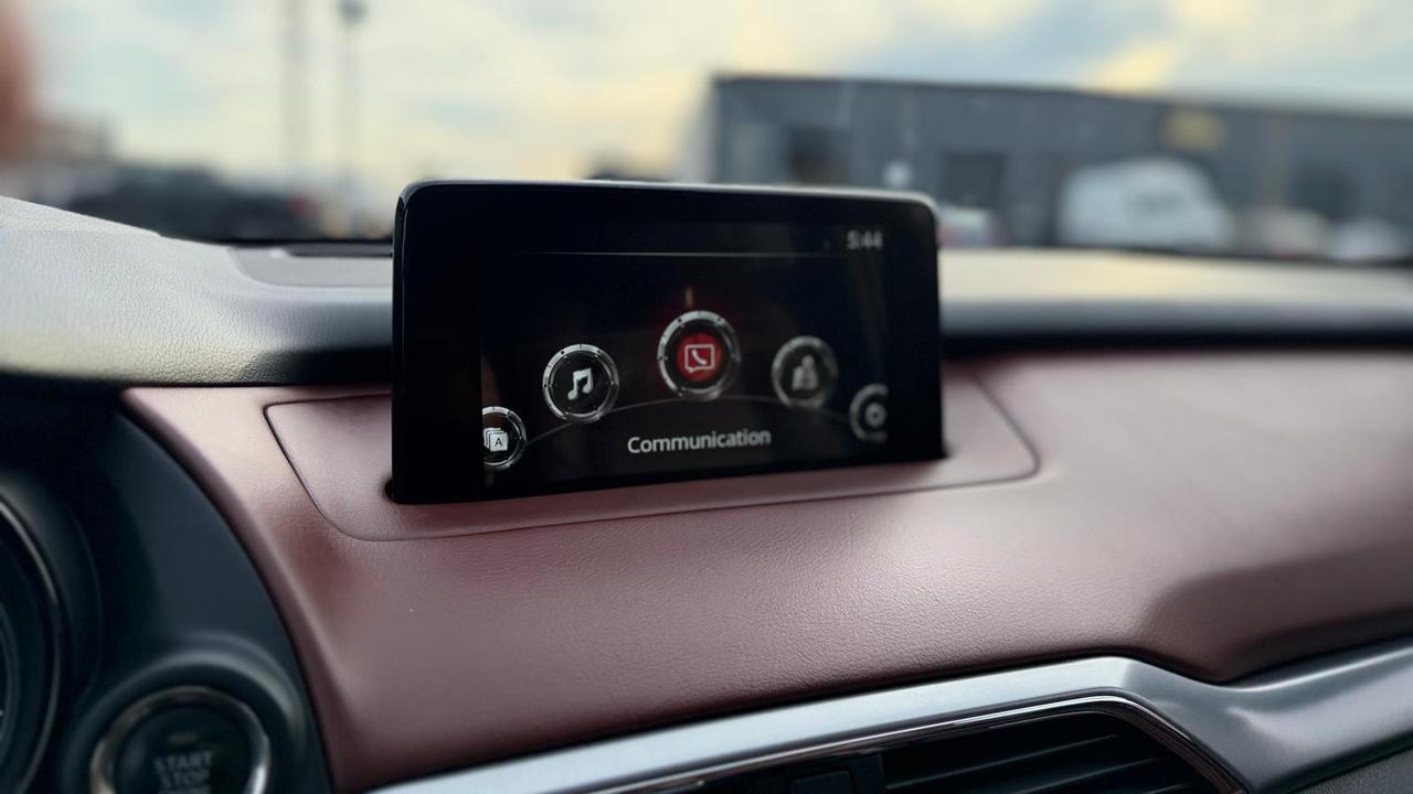 2018 Mazda CX-9 Signature AWD Photo