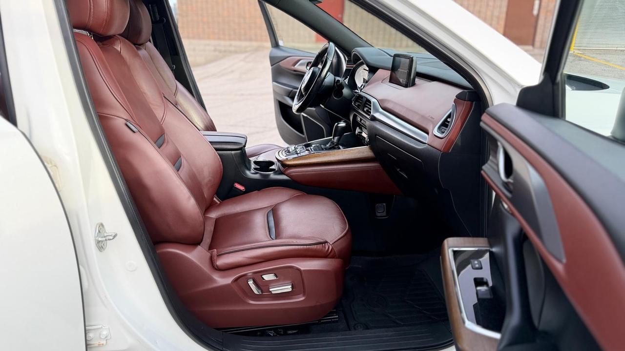 2018 Mazda CX-9 Signature AWD Photo