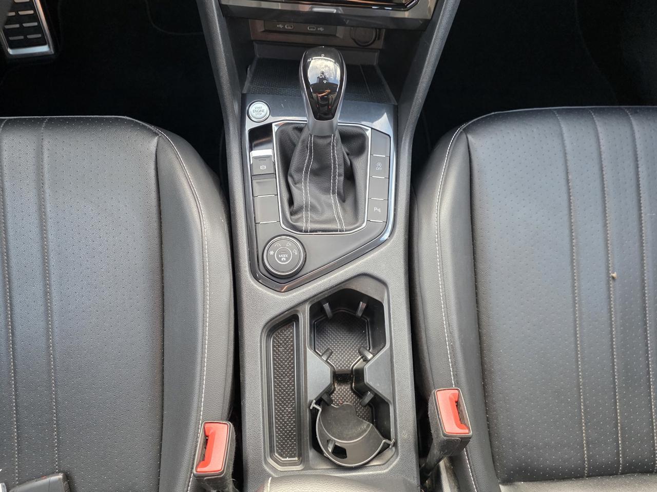 2022 Volkswagen Tiguan Comfortline R-Line Black Edition 4MOTION Photo
