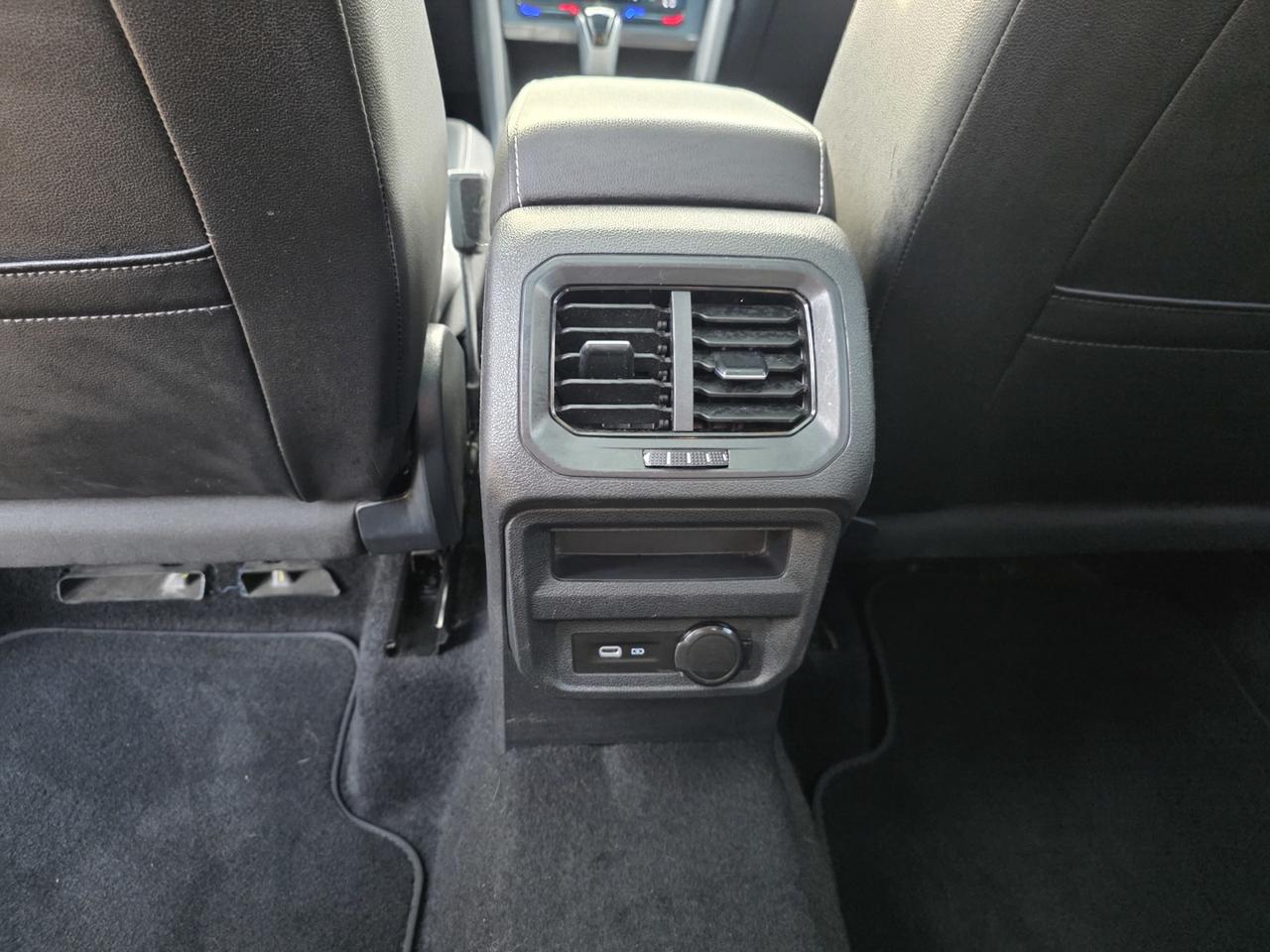 2022 Volkswagen Tiguan Comfortline R-Line Black Edition 4MOTION Photo