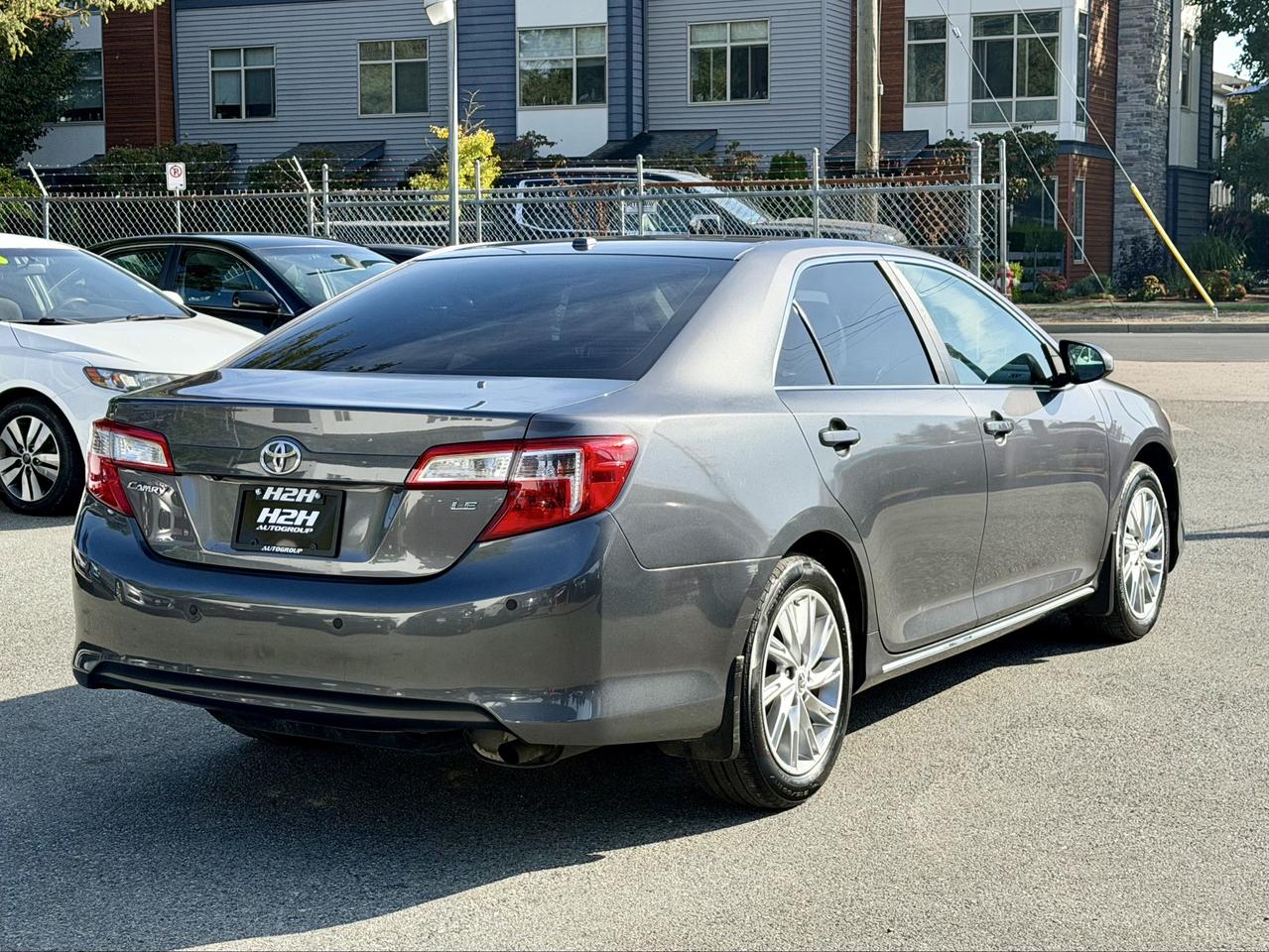 2014 Toyota Camry FINANCING AVAILABLE Photo6