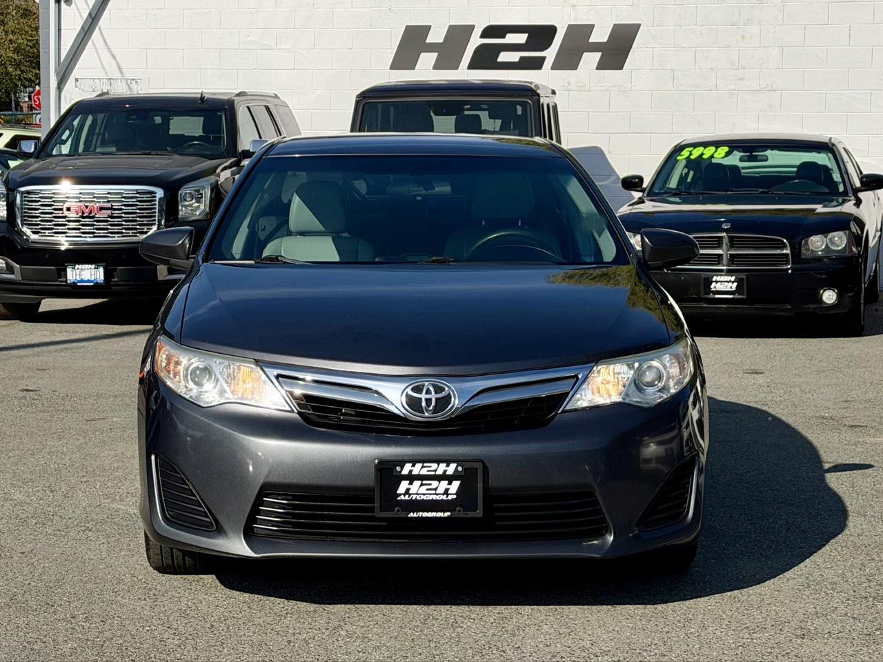 2014 Toyota Camry FINANCING AVAILABLE Photo3
