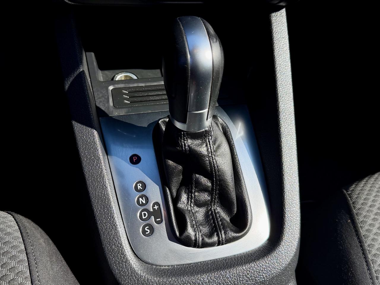 2014 Volkswagen Jetta FINANCING AVAILABLE Photo12