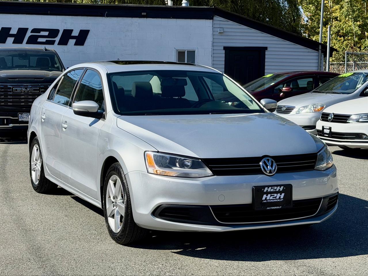 2014 Volkswagen Jetta FINANCING AVAILABLE Photo3