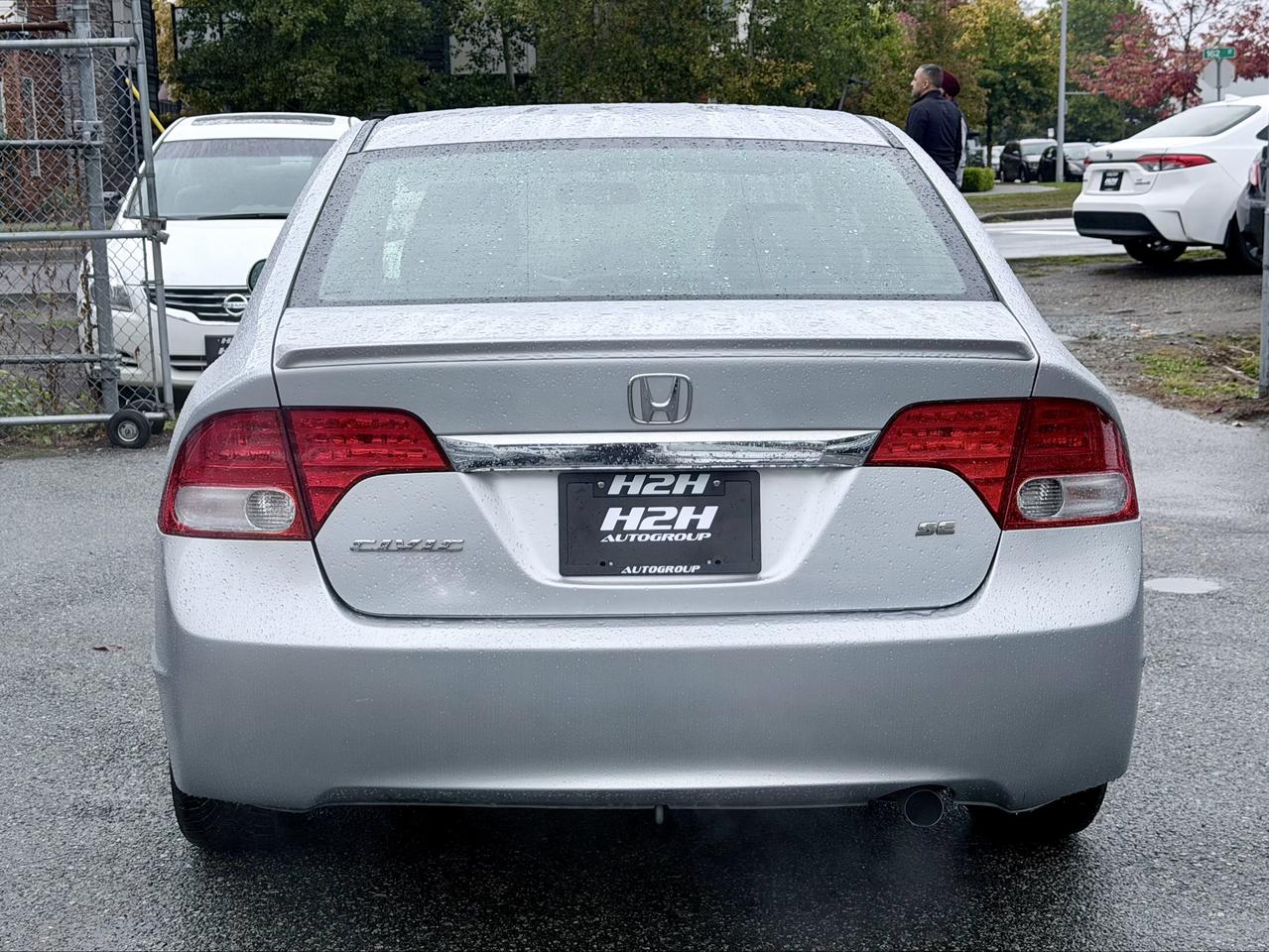 2011 Honda Civic FINANCING AVAILABLE Photo5