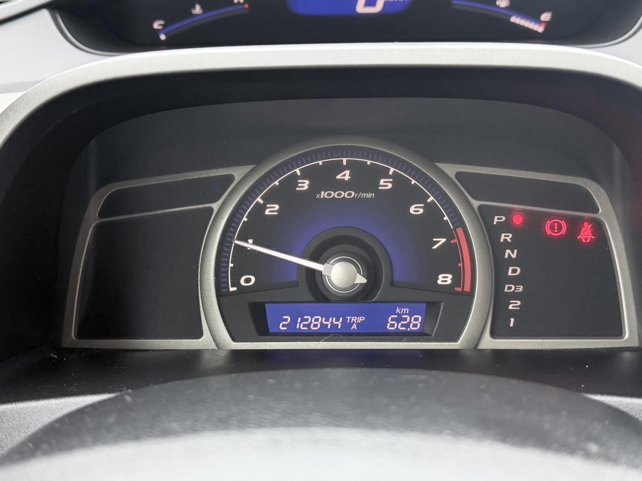 2011 Honda Civic FINANCING AVAILABLE Photo10