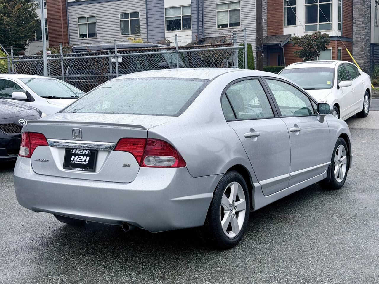 2011 Honda Civic FINANCING AVAILABLE Photo4