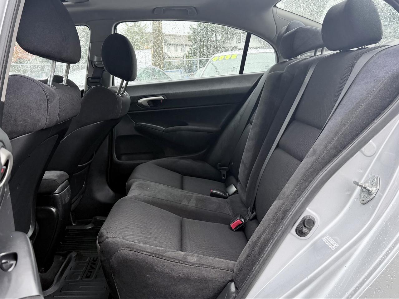 2011 Honda Civic FINANCING AVAILABLE Photo14