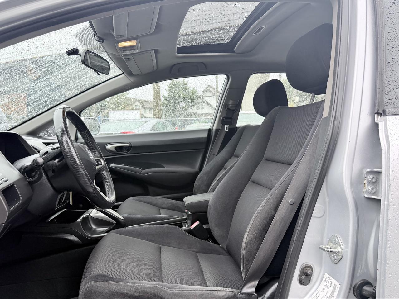 2011 Honda Civic FINANCING AVAILABLE Photo8