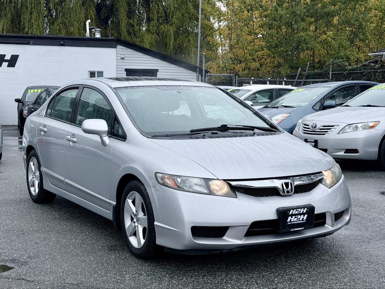 2011 Honda Civic FINANCING AVAILABLE Photo3