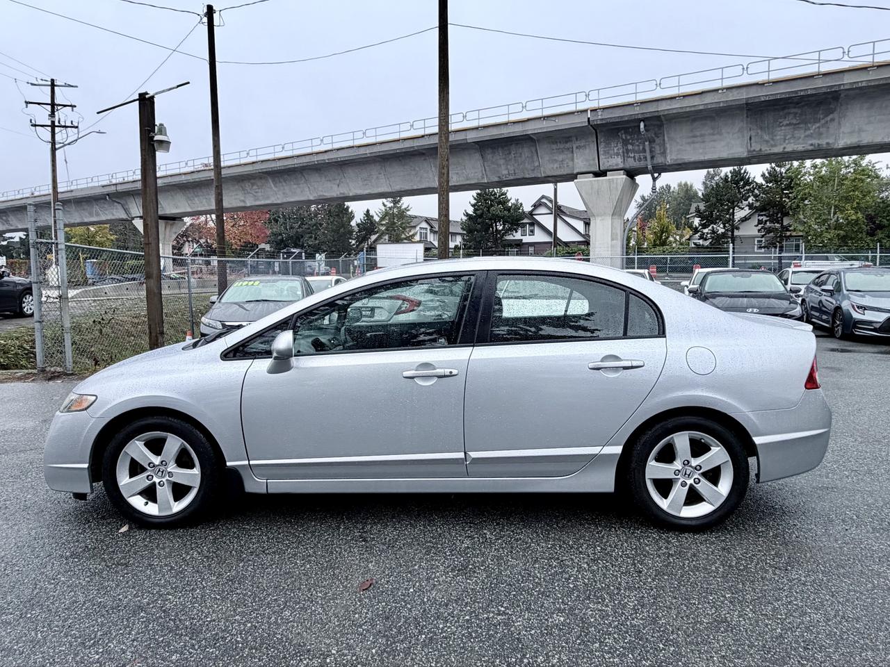 2011 Honda Civic FINANCING AVAILABLE Photo7