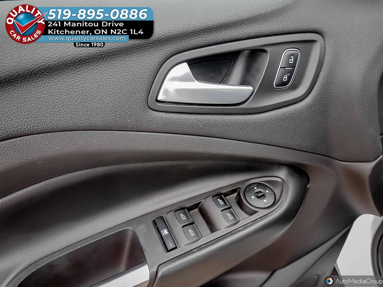 2018 Ford Escape SE AWD *HEATED SEATS* Photo