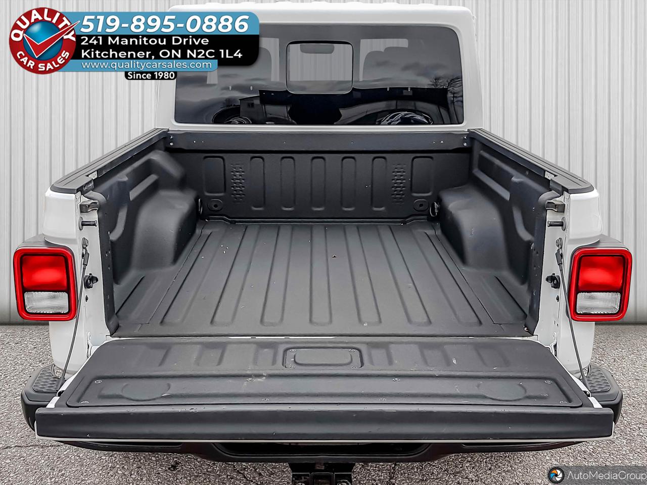 2023 Jeep Gladiator Overland 4x4 *LEATHER-NAVIGATION* Photo