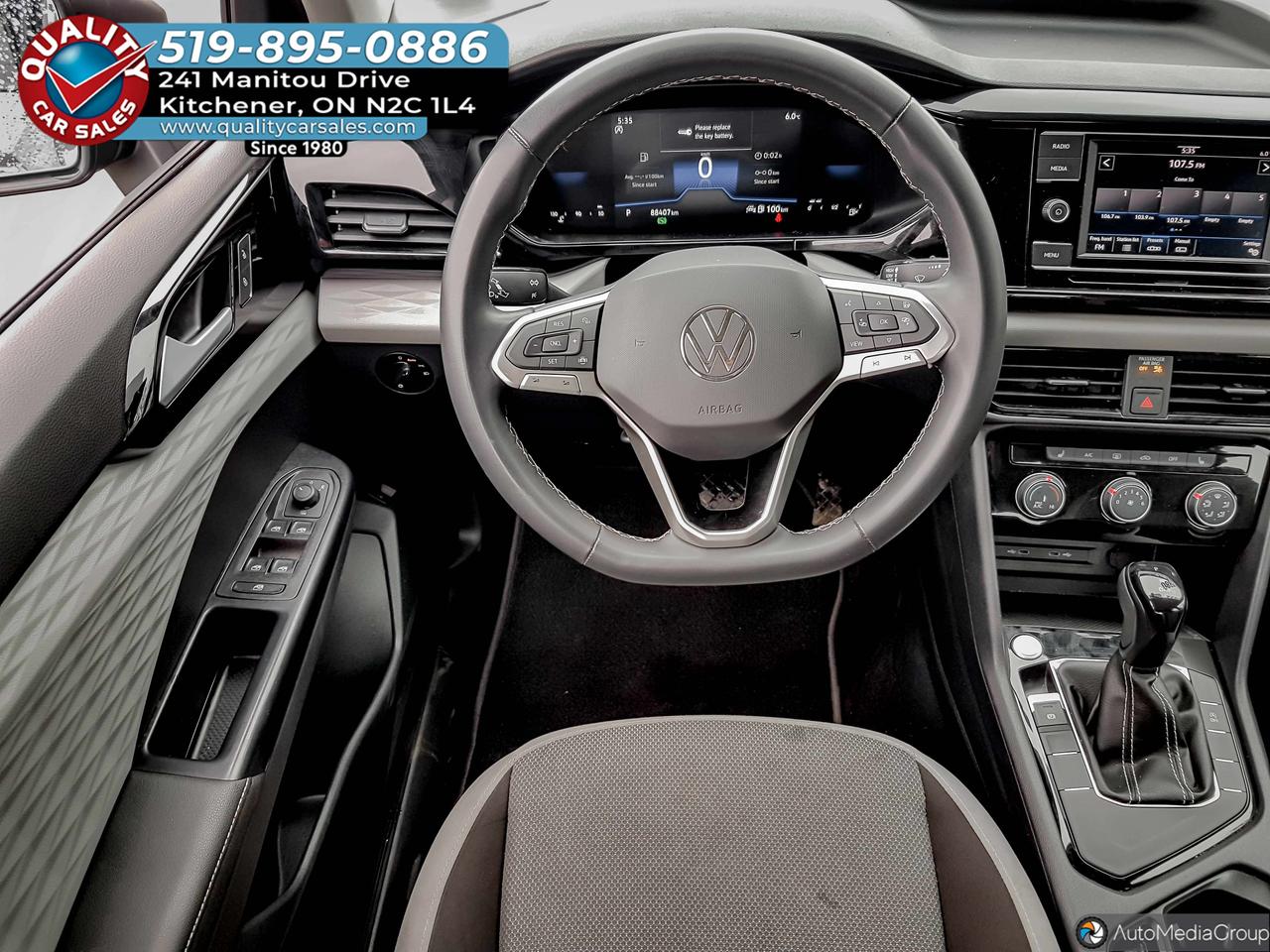2024 Volkswagen Taos Trendline *HEATED SEATS* Photo