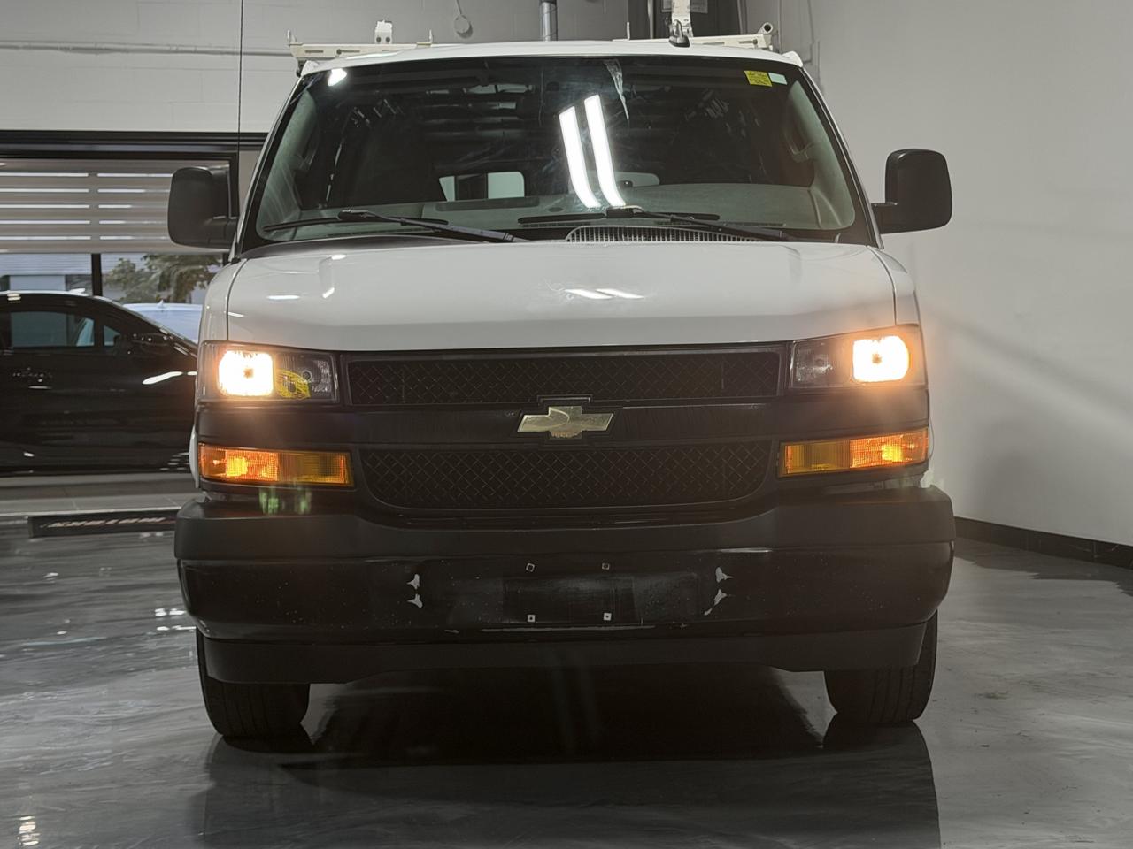 2019 Chevrolet Express Cargo Van Extended Cargo Van, Extended Roof Racks, Leather Int Photo5