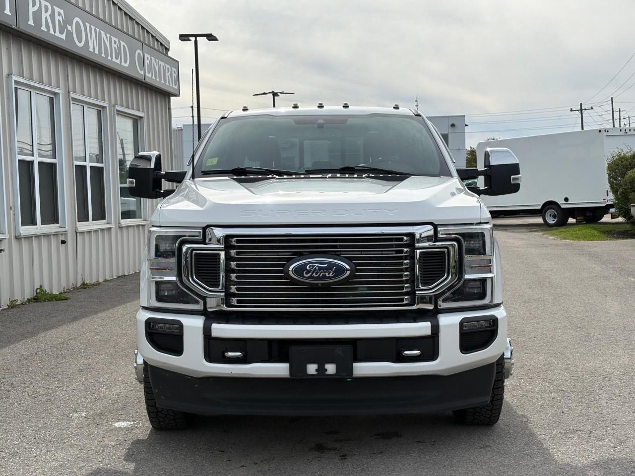 2022 Ford F-350 Super Duty DRW PLATINUM 4WD CREW CAB 8' BOX Photo