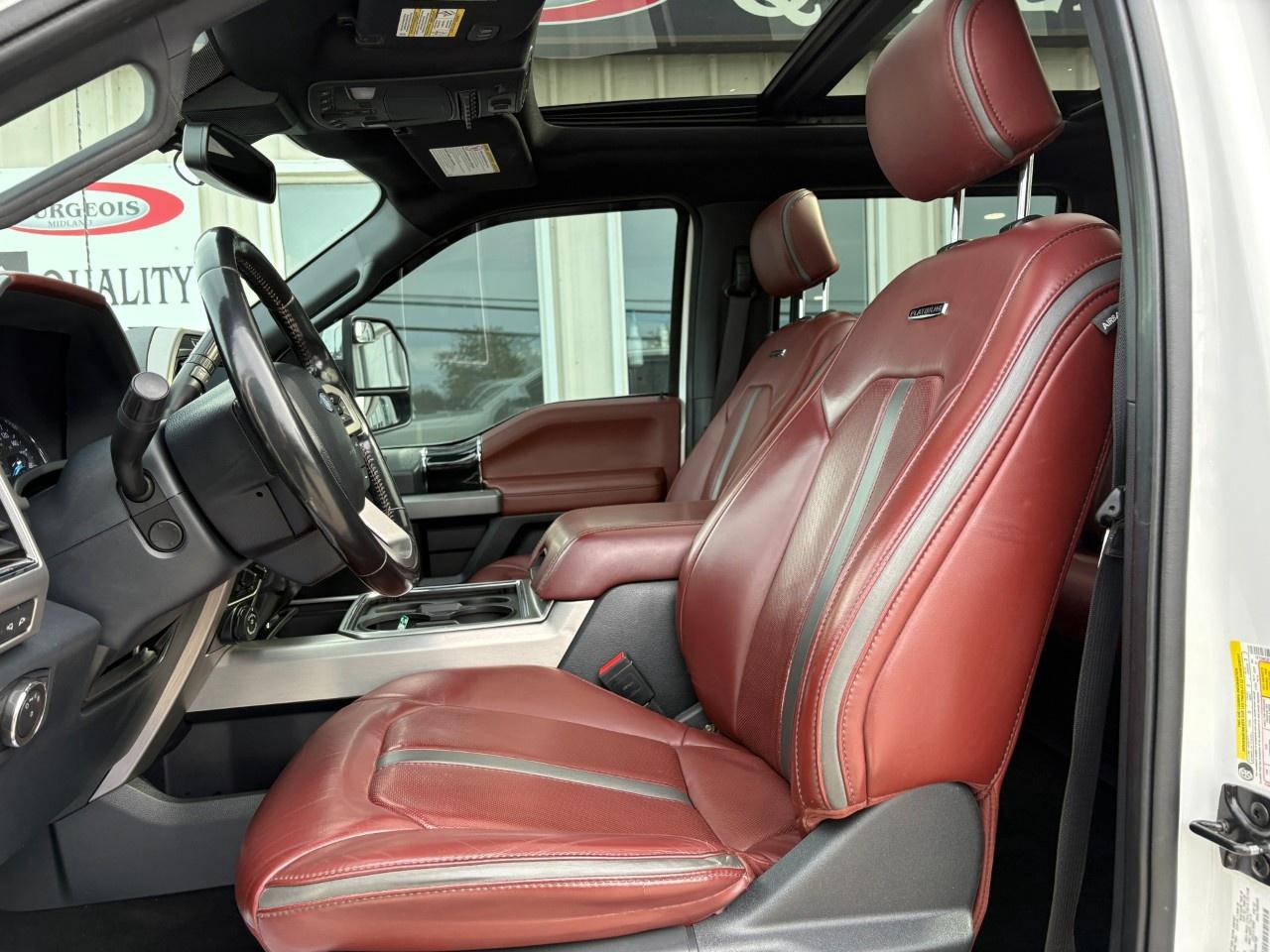 2022 Ford F-350 Super Duty DRW PLATINUM 4WD CREW CAB 8' BOX Photo