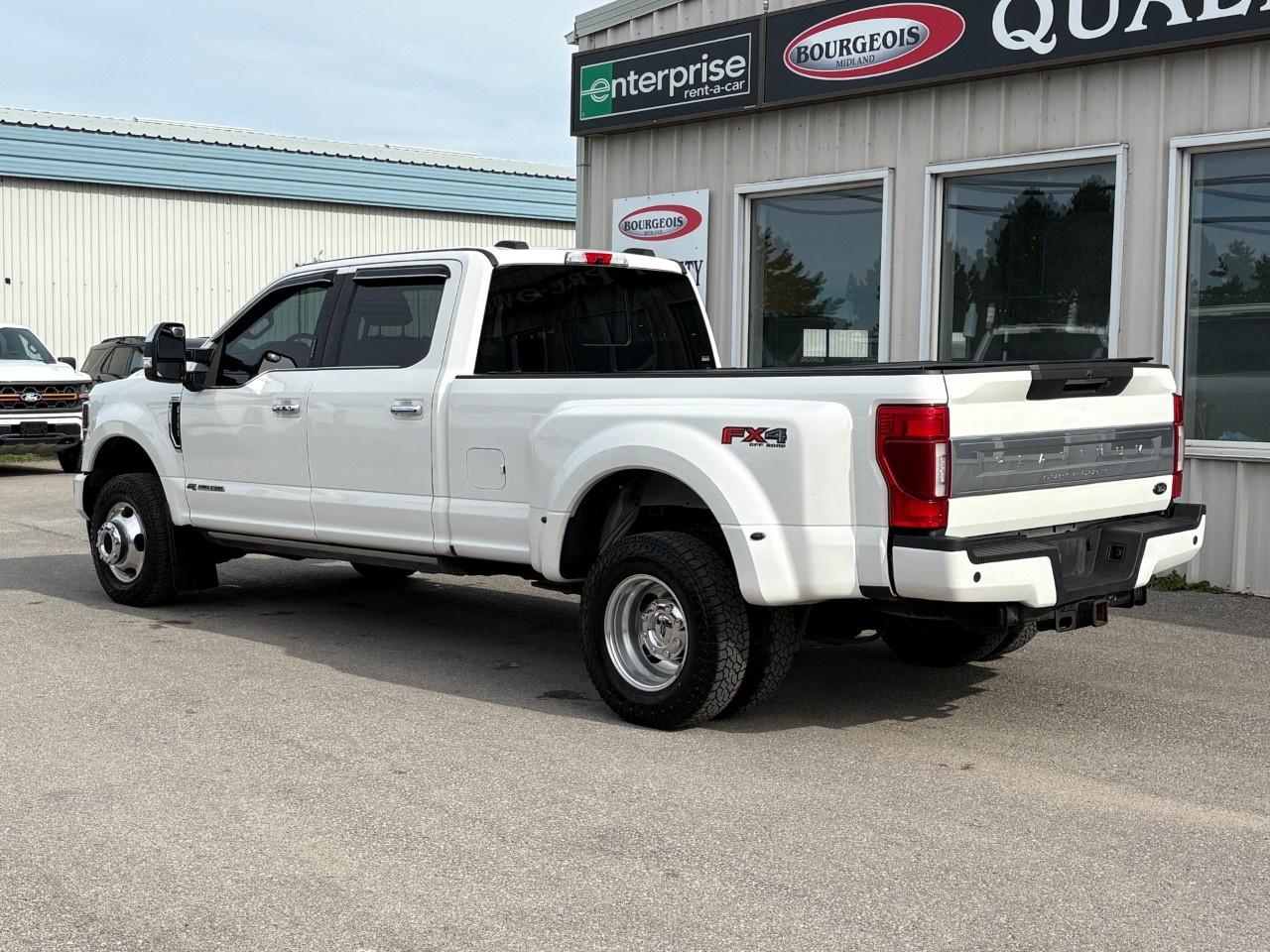 2022 Ford F-350 Super Duty DRW PLATINUM 4WD CREW CAB 8' BOX Photo