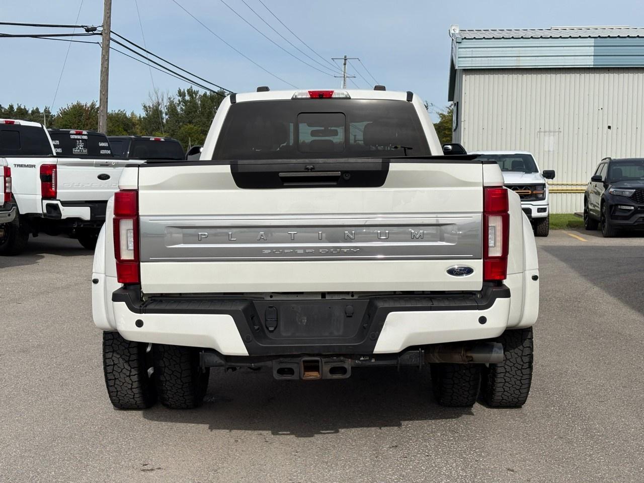 2022 Ford F-350 Super Duty DRW PLATINUM 4WD CREW CAB 8' BOX Photo