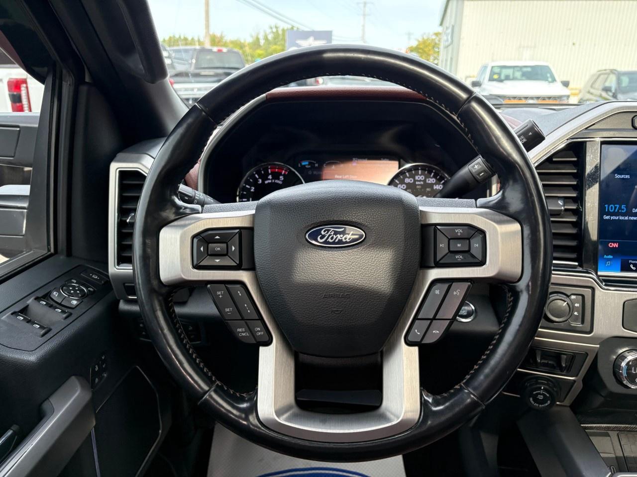 2022 Ford F-350 Super Duty DRW PLATINUM 4WD CREW CAB 8' BOX Photo