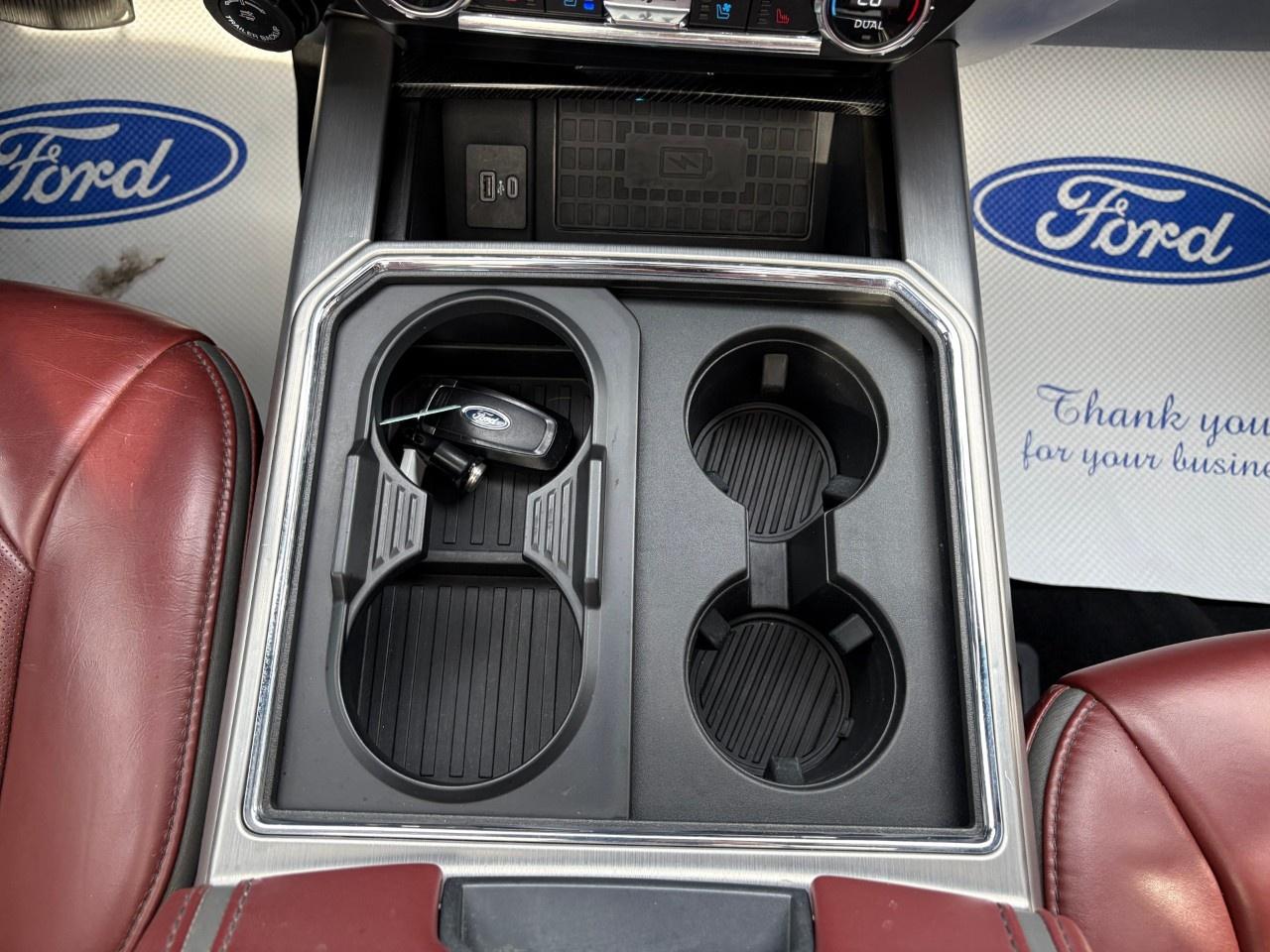 2022 Ford F-350 Super Duty DRW PLATINUM 4WD CREW CAB 8' BOX Photo