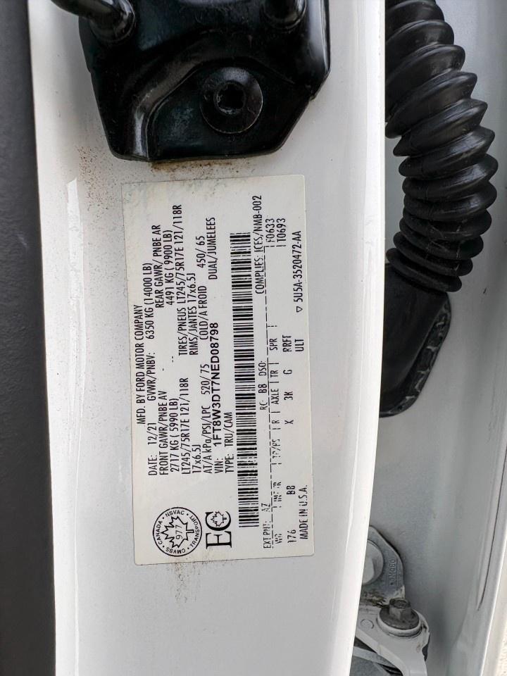 2022 Ford F-350 Super Duty DRW PLATINUM 4WD CREW CAB 8' BOX Photo