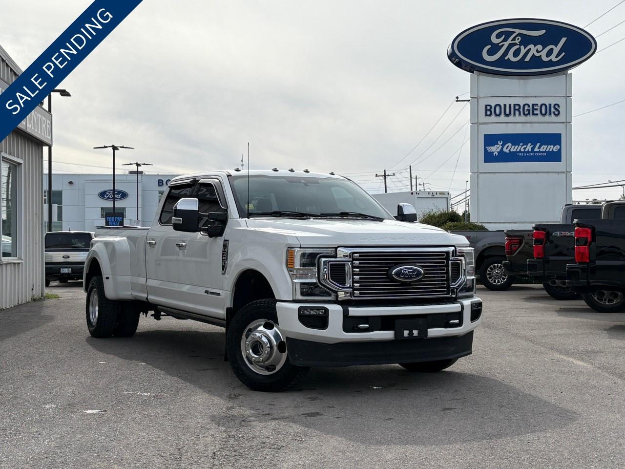 2022 Ford F-350 Super Duty DRW PLATINUM 4WD CREW CAB 8' BOX Photo