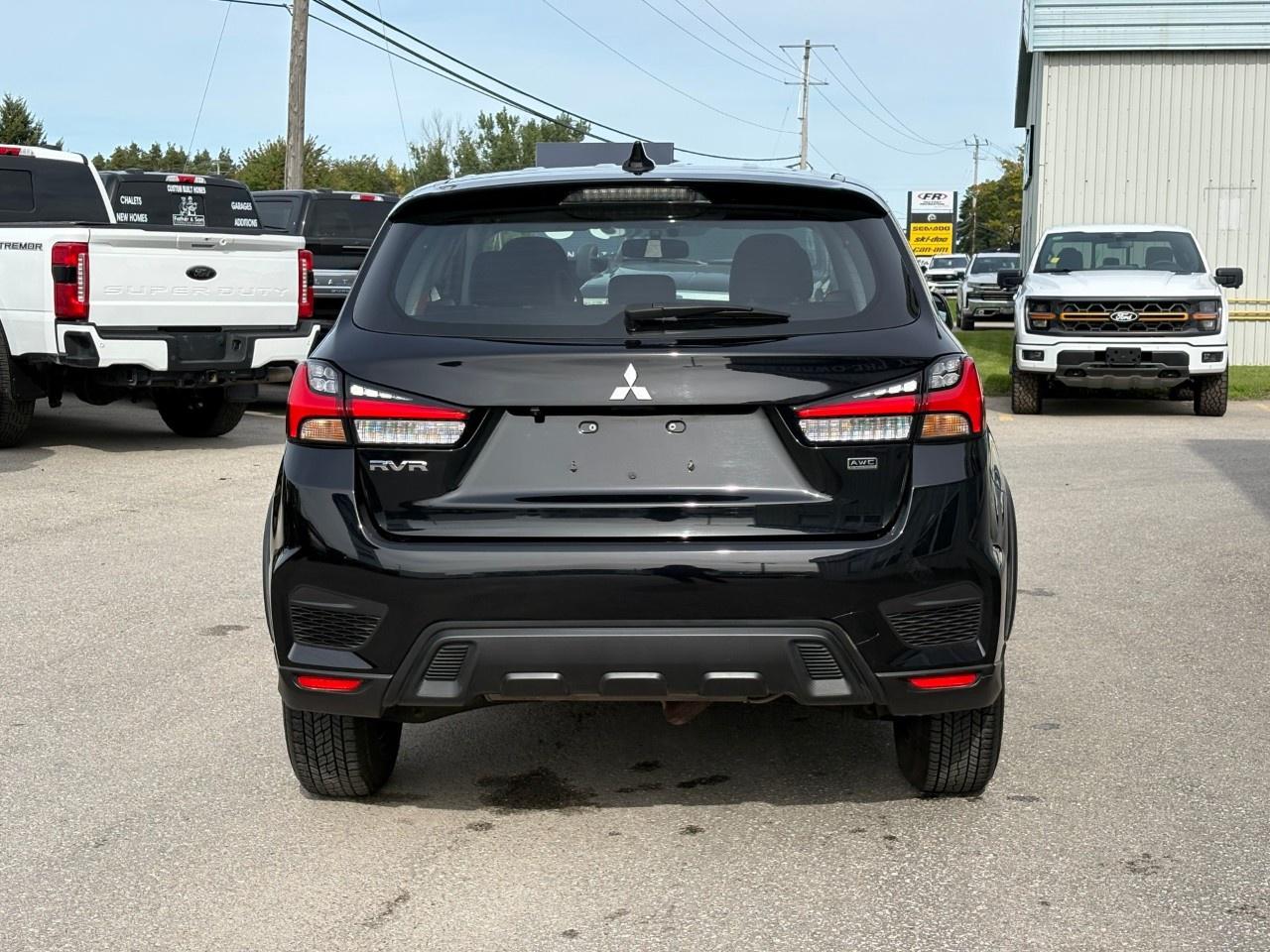 2025 Mitsubishi RVR ES AWC Photo