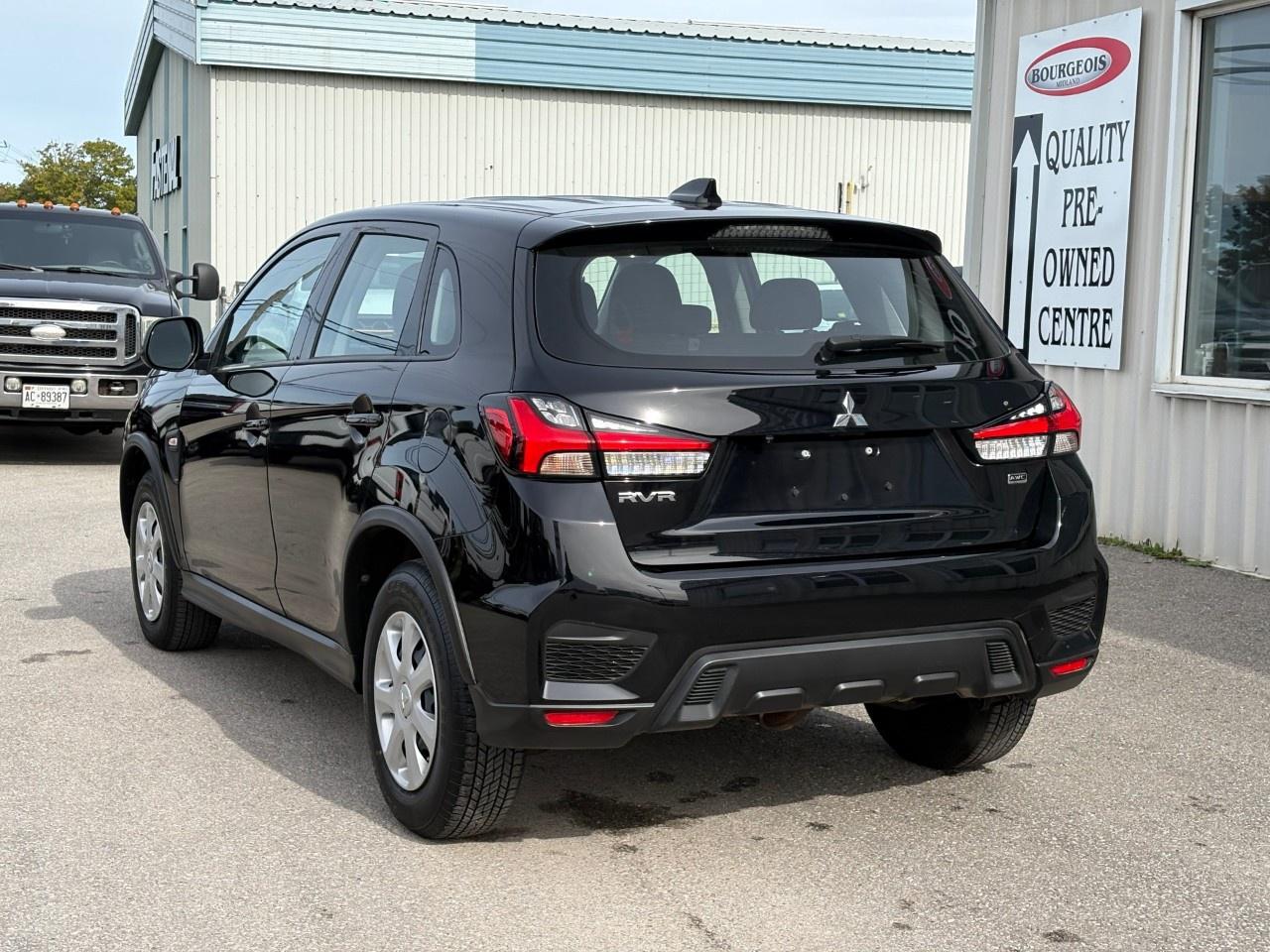 2025 Mitsubishi RVR ES AWC Photo