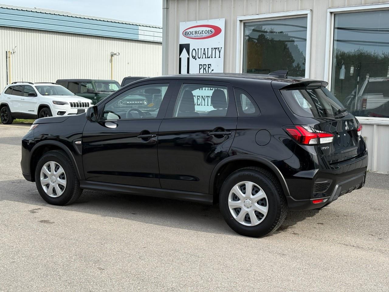 2025 Mitsubishi RVR ES AWC Photo