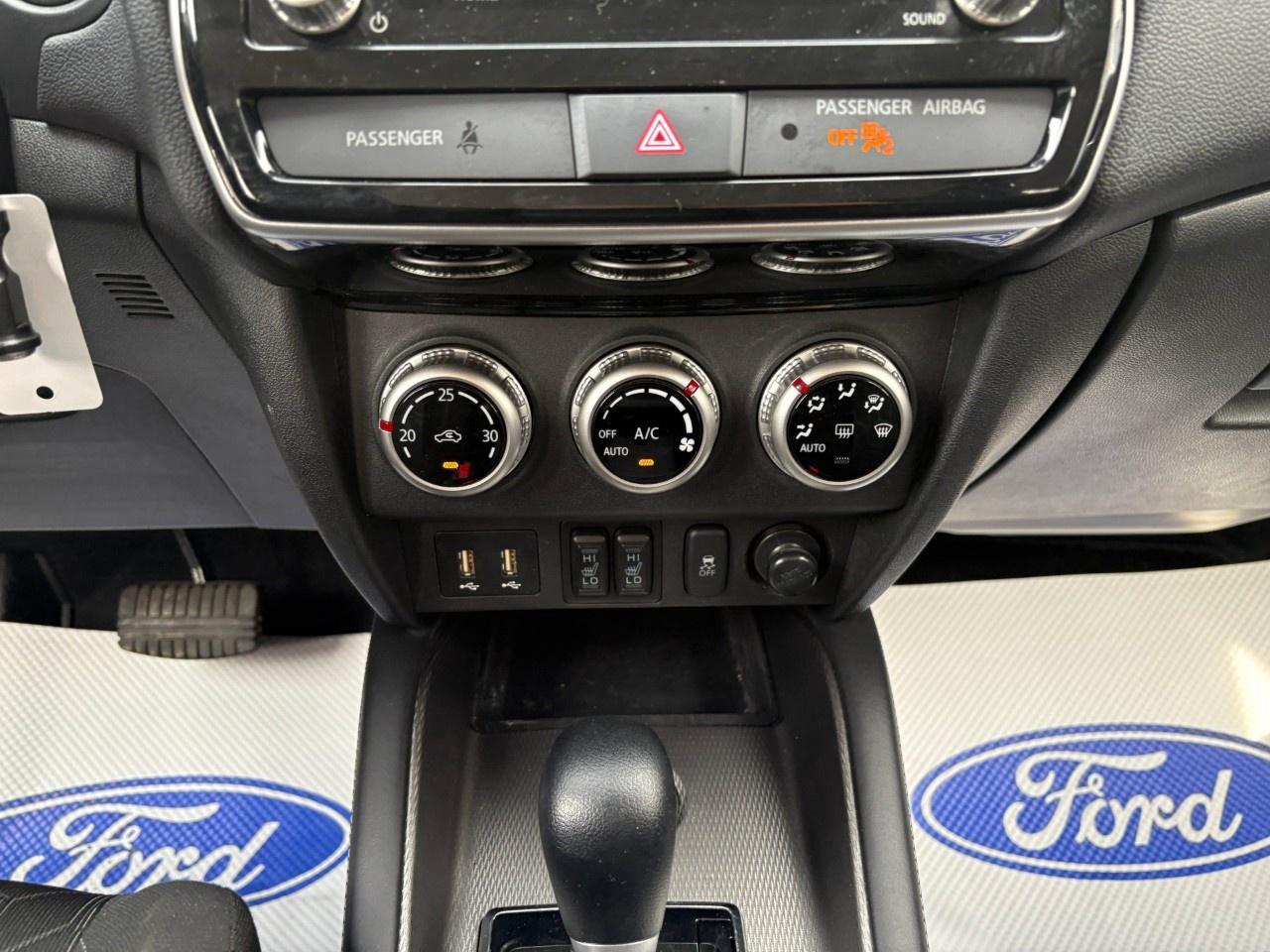 2025 Mitsubishi RVR ES AWC Photo
