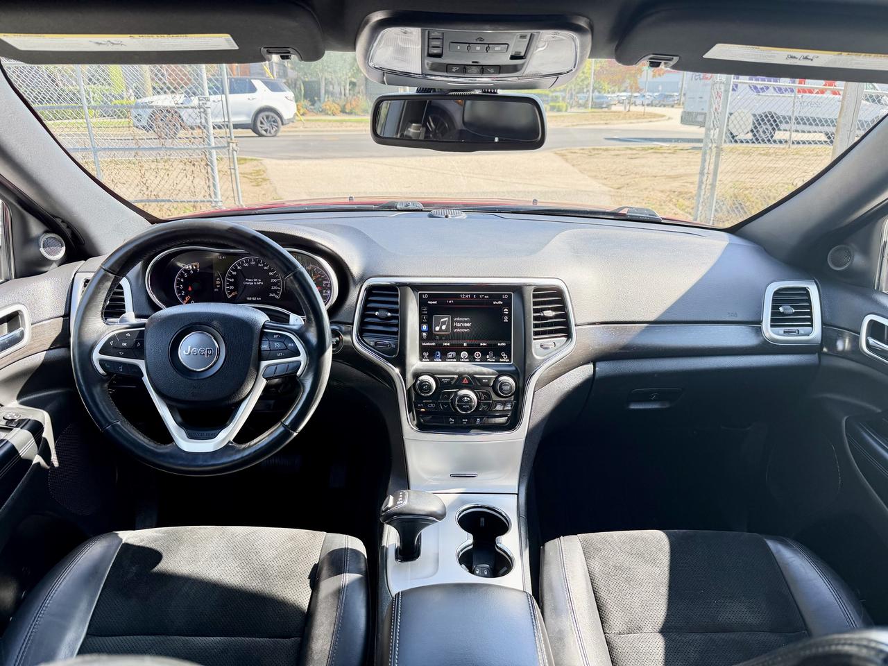 2015 Jeep Grand Cherokee FINANCING AVAILABLE Photo10
