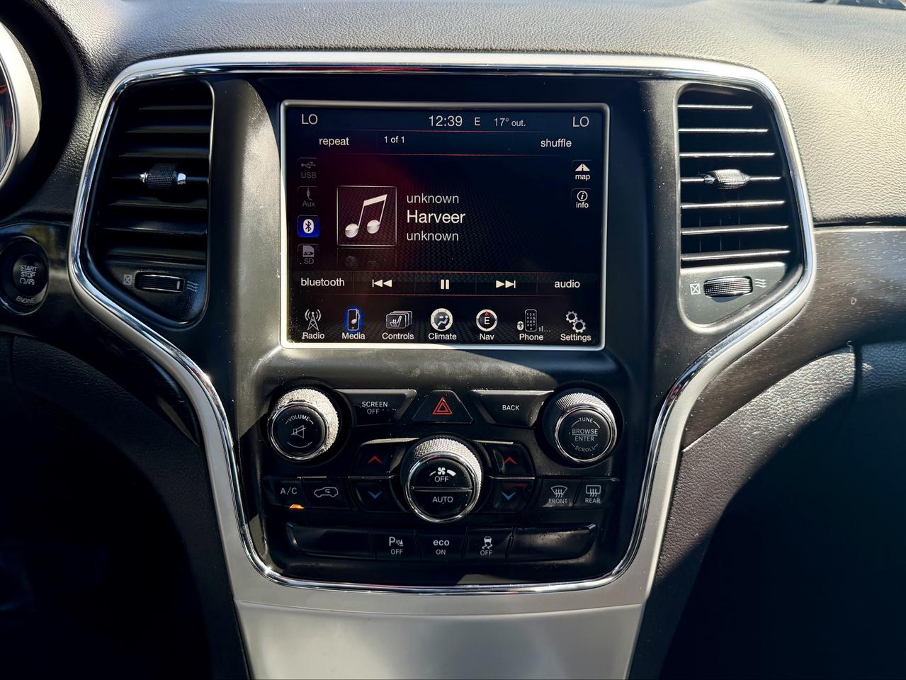 2015 Jeep Grand Cherokee FINANCING AVAILABLE Photo13