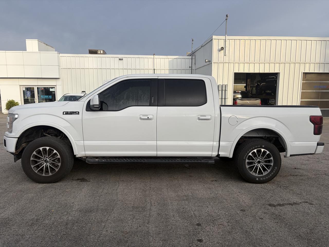 2019 Ford F-150 Lariat 4WD SuperCrew 5.5' Box Photo2