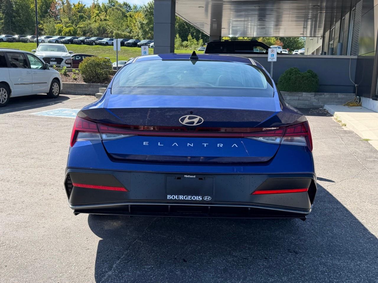 2026 Hyundai Elantra Luxury IVT Photo