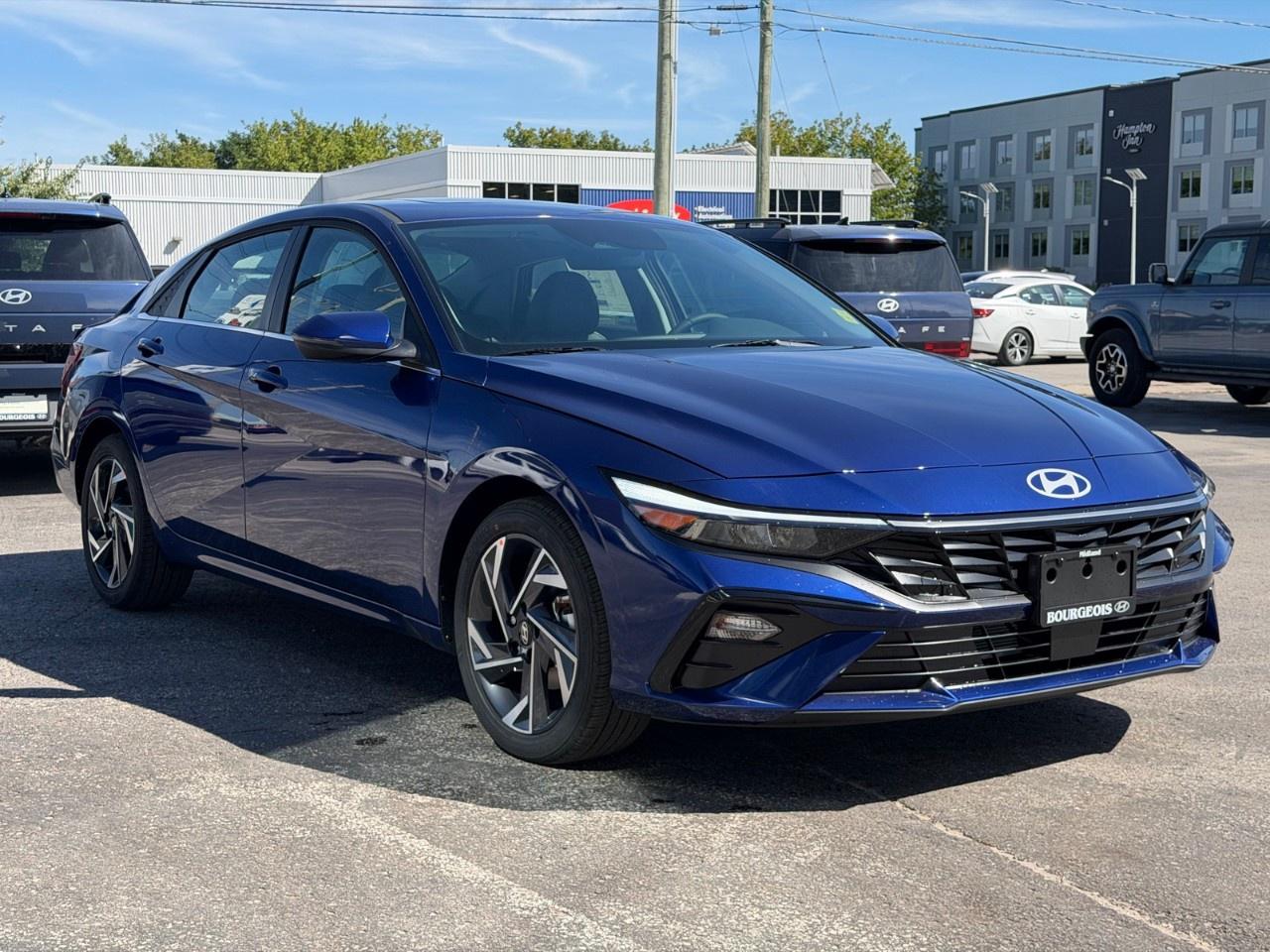 2026 Hyundai Elantra Luxury IVT Photo