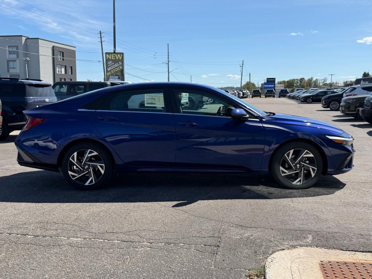 2026 Hyundai Elantra Luxury IVT Photo