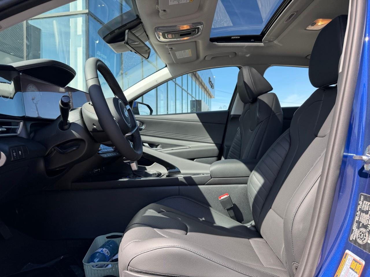 2026 Hyundai Elantra Luxury IVT Photo