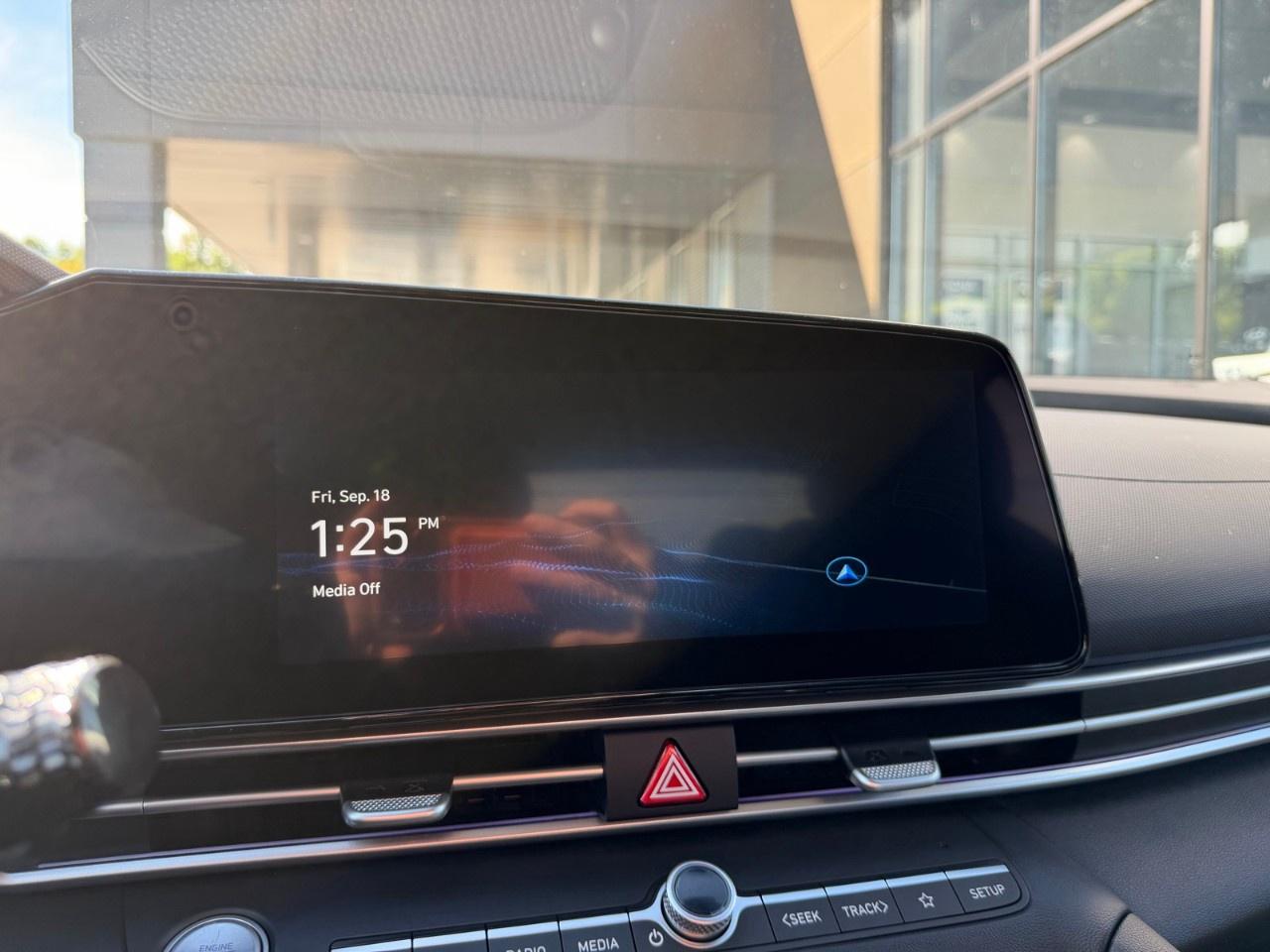2026 Hyundai Elantra Luxury IVT Photo