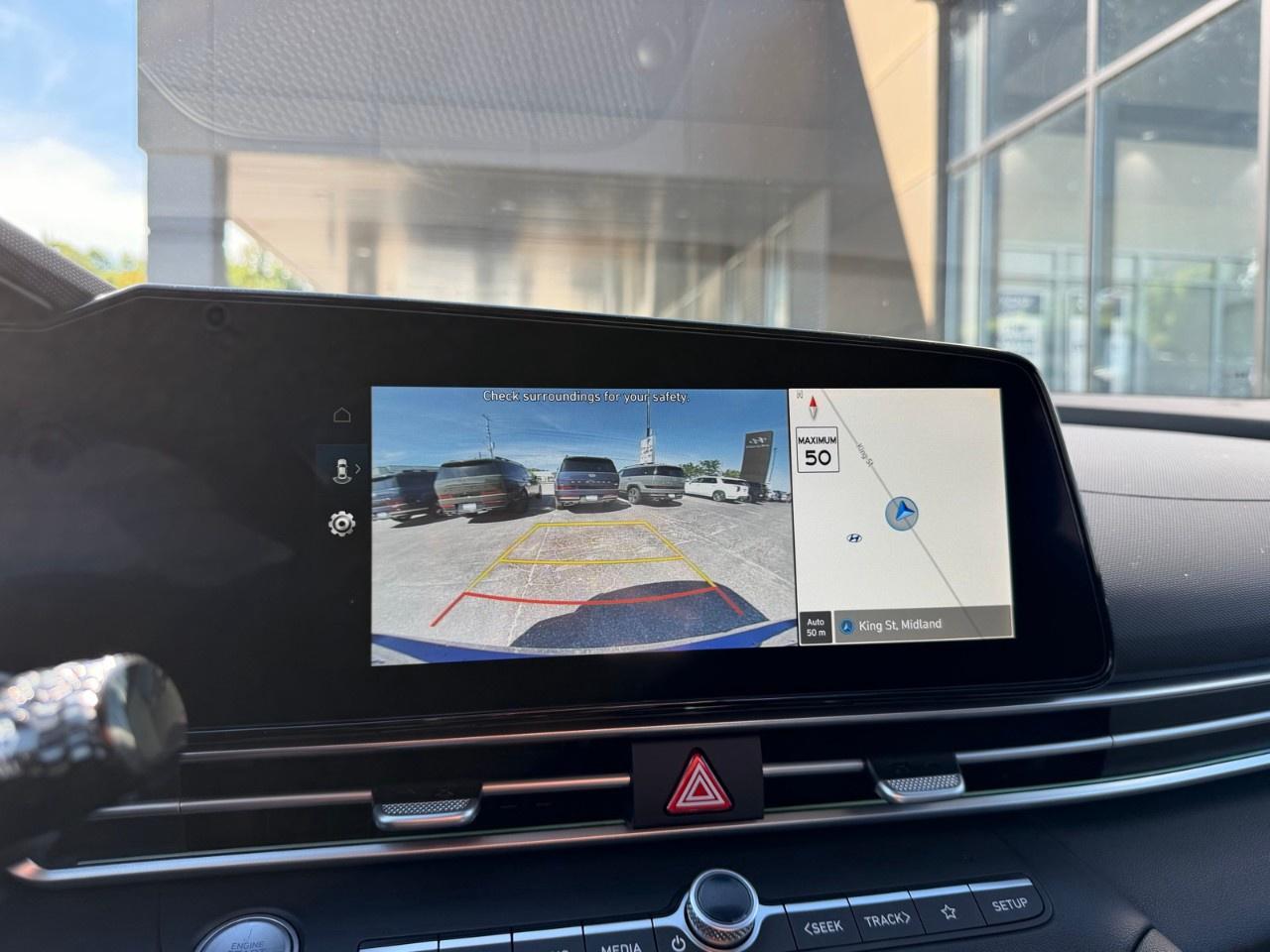 2026 Hyundai Elantra Luxury IVT Photo