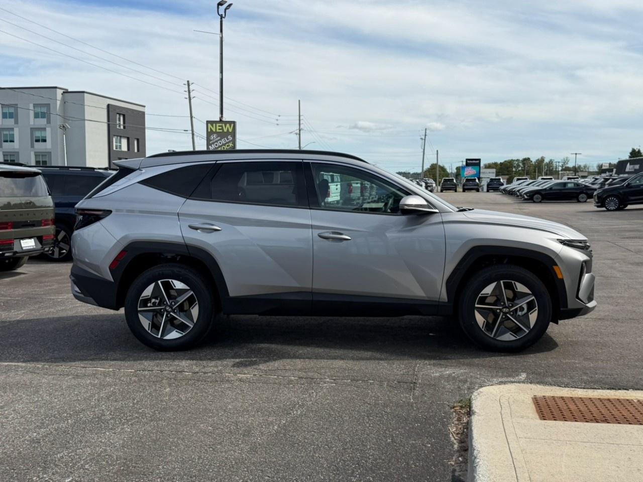 2026 Hyundai Tucson Preferred AWD w/Trend Pkg [TUCWDK2EPRTR] Photo
