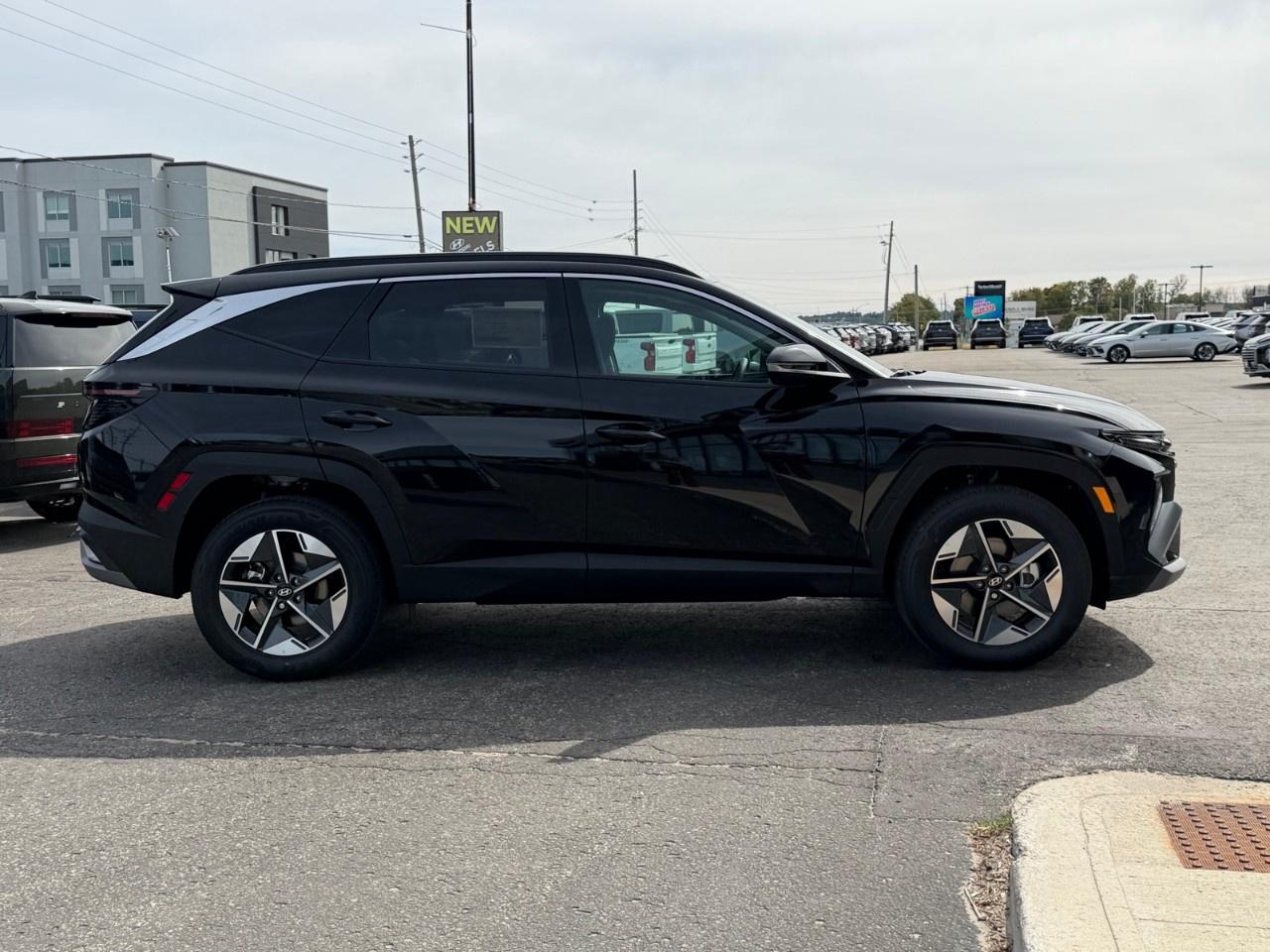 2026 Hyundai Tucson Preferred AWD w/Trend Pkg [TUCWDK2EPRTR] Photo
