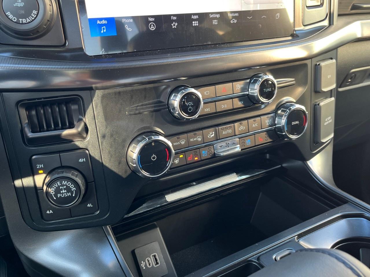 2026 Ford F-150 Lariat 4WD SuperCrew 5.5' Box Photo