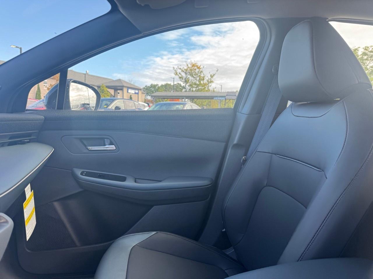 2027 Nissan Leaf SV  FWD Photo
