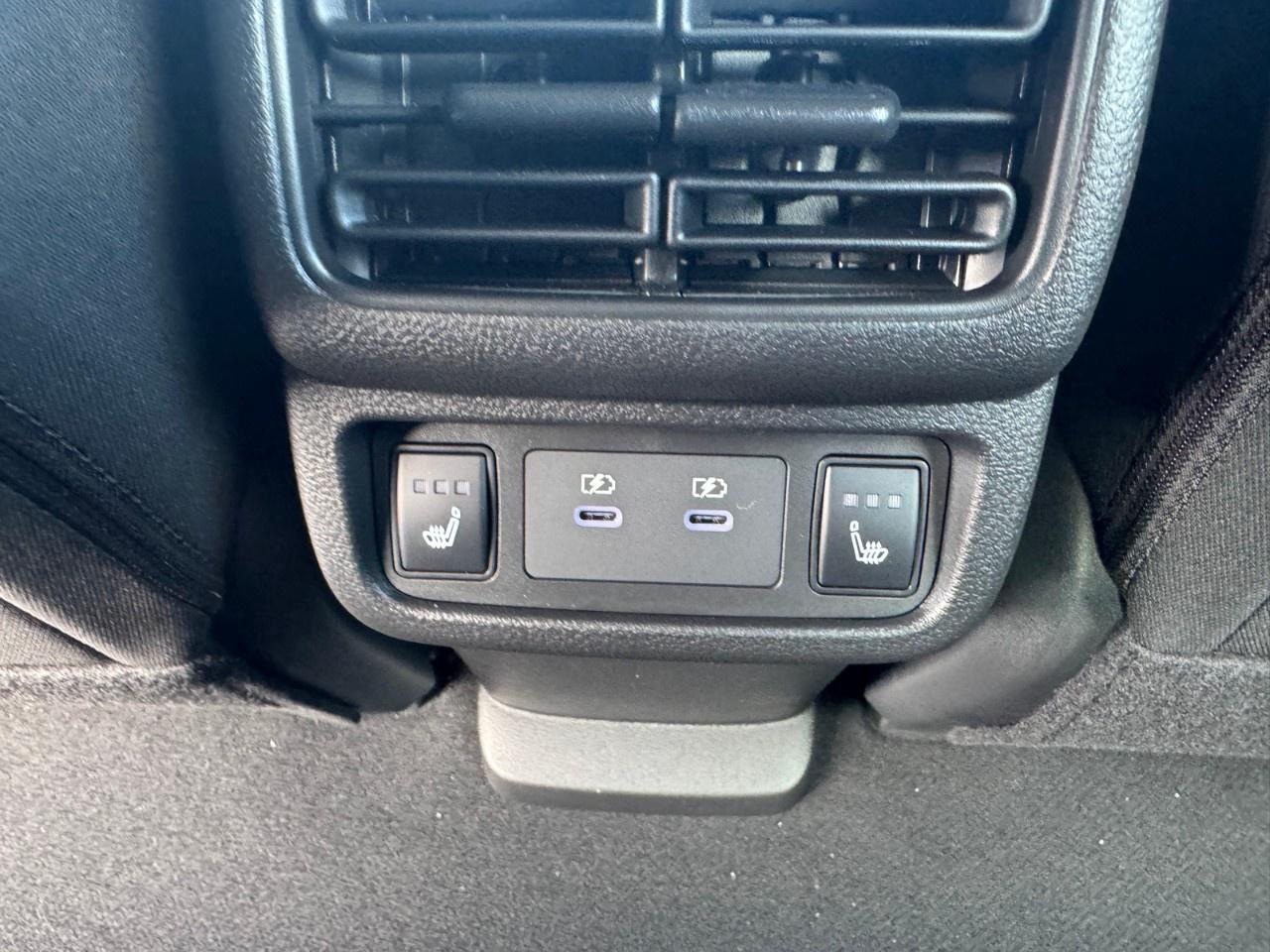 2027 Nissan Leaf SV  FWD Photo