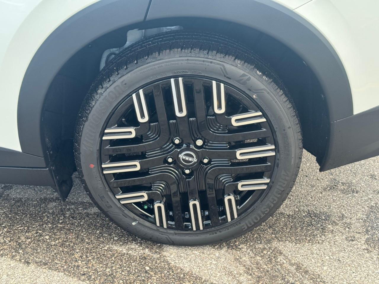 2027 Nissan Leaf PLATINUM  FWD Photo