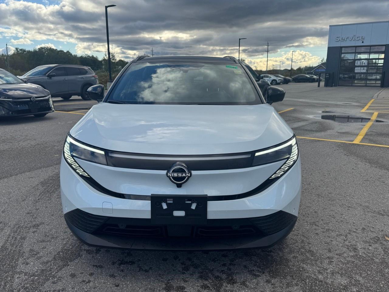 2027 Nissan Leaf PLATINUM  FWD Photo