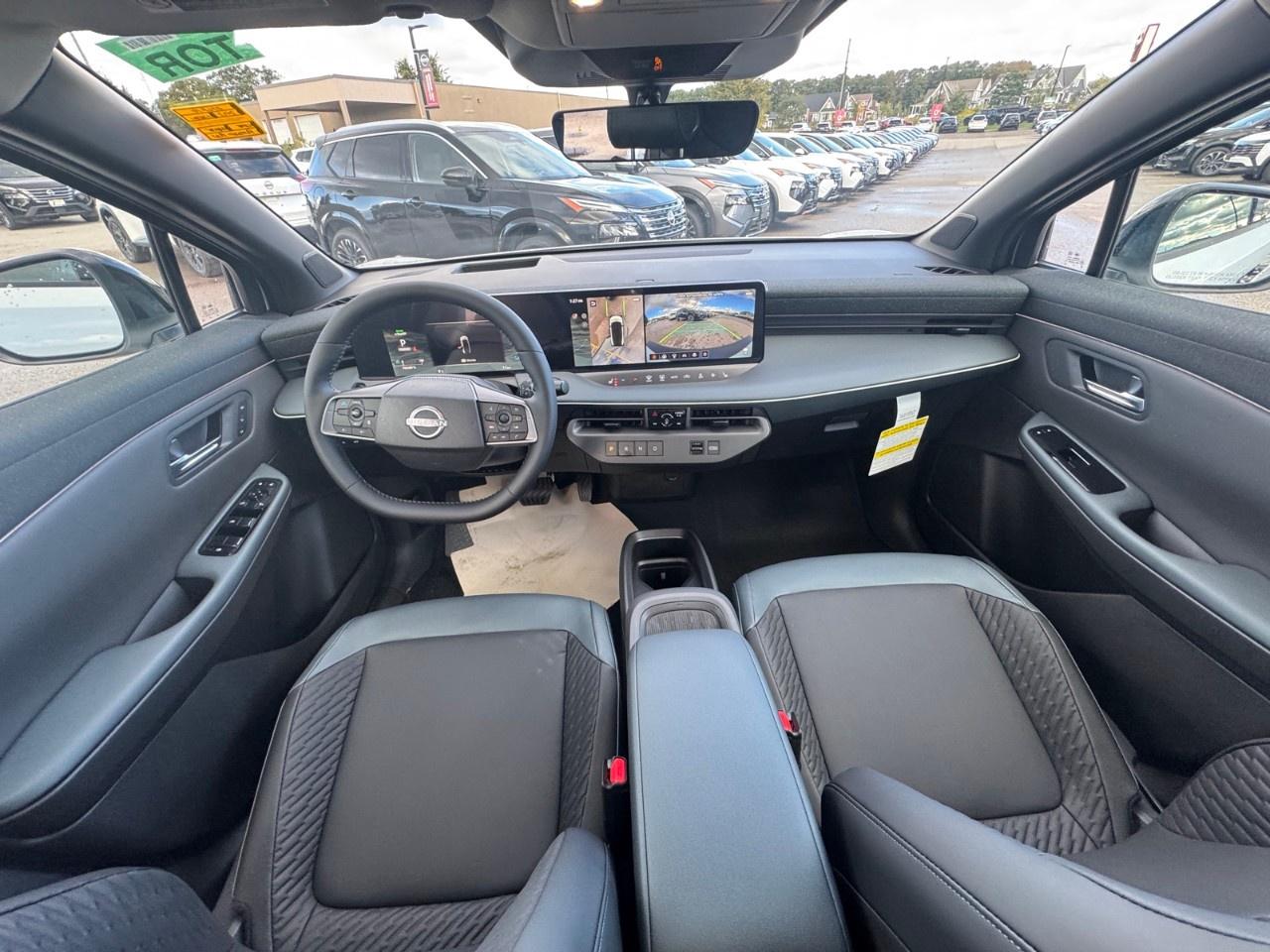 2027 Nissan Leaf PLATINUM  FWD Photo