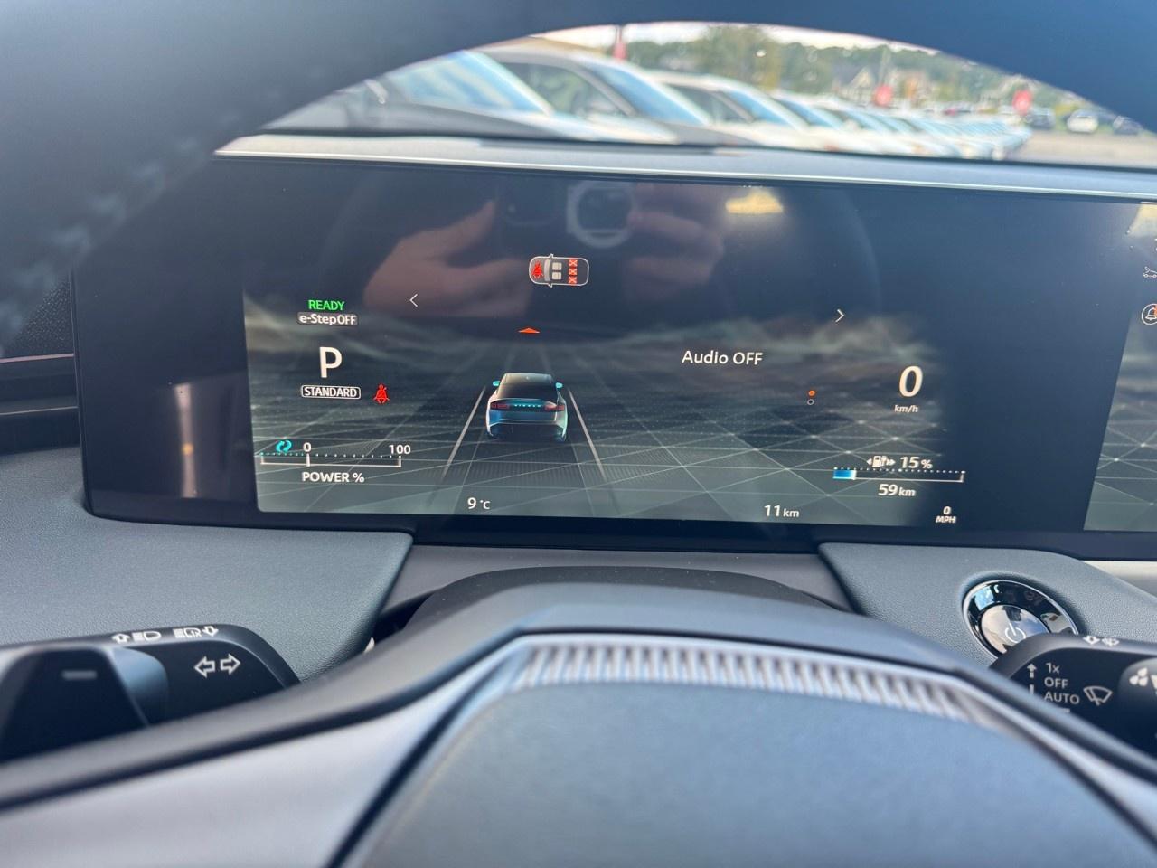 2027 Nissan Leaf PLATINUM  FWD Photo
