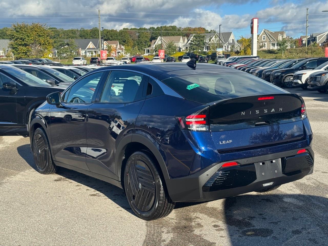 2027 Nissan Leaf S FWD Photo